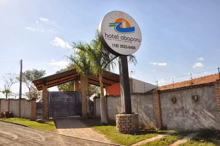 Abaporu Hot&eacute;is