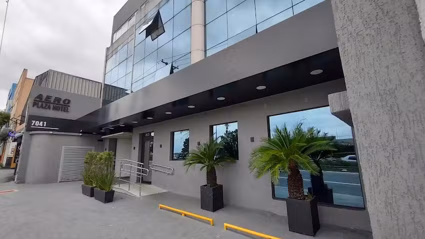 Aero Plaza Hotel
