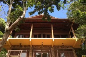 Amplo Ref&uacute;gio &ndash; Casa de di&aacute;rias na beira da Lagoa