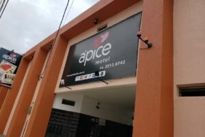 &Aacute;pice Motel Oeste