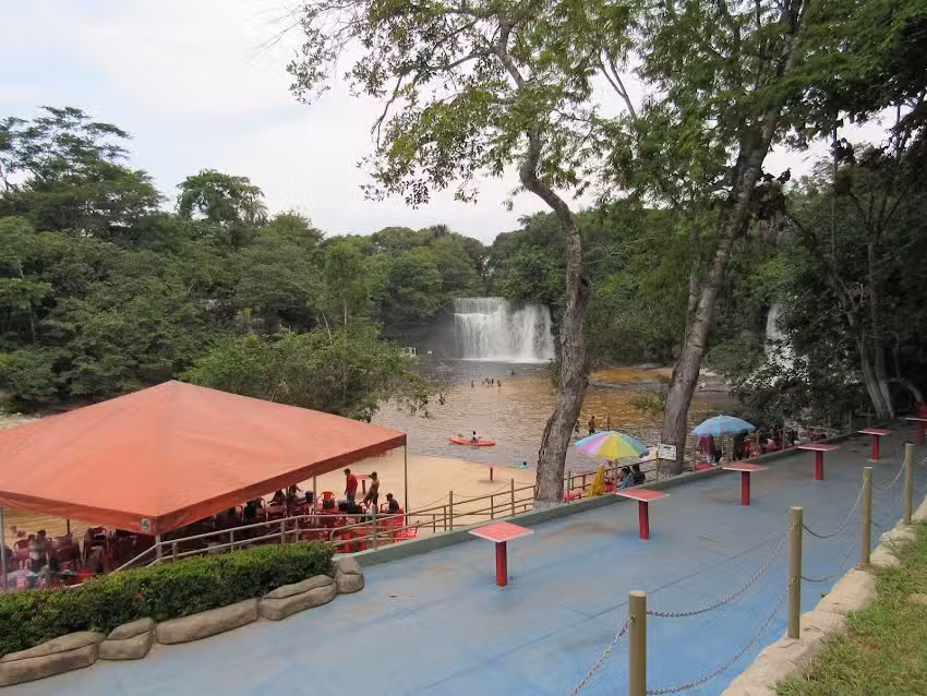 Balne&aacute;rio e Pousada Queda-d&aacute;gua