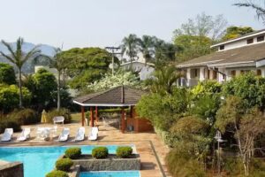 Bartholo Plaza Hotel