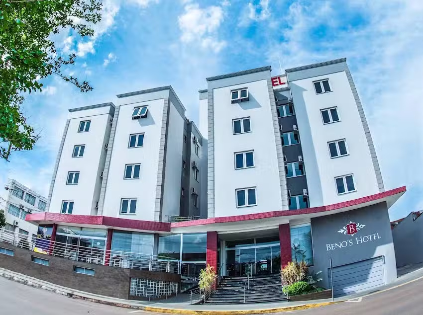 Beno&rsquo;s Hotel
