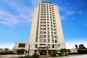 Blue Tree Towers An&aacute;lia Franco