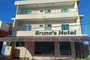 Brunos Hotel Para&uacute;na