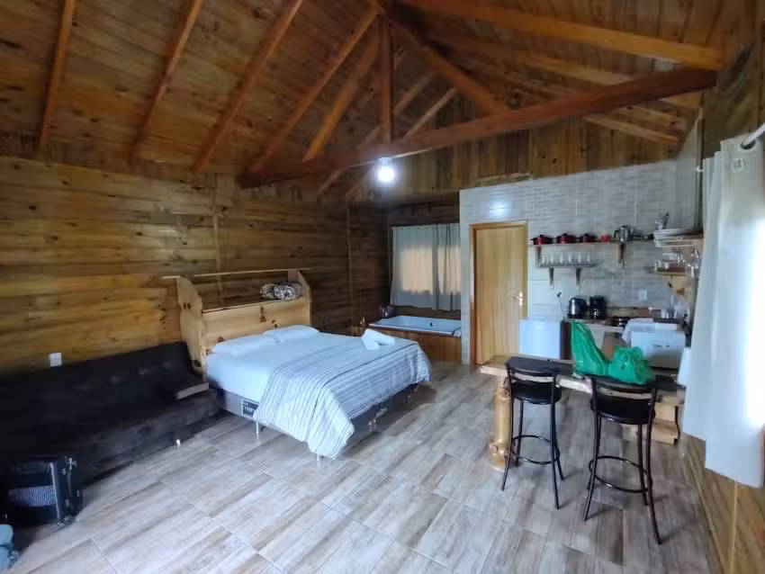 Cabana furna dos p&ocirc;neis