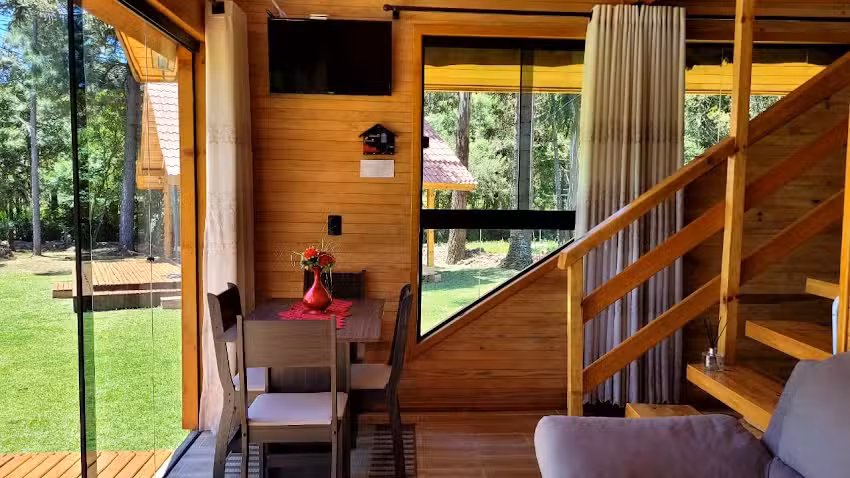 Cabana pequeno bosque