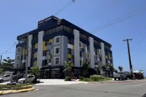 Candeias Bella Vista Praia Hotel / Barra Velha