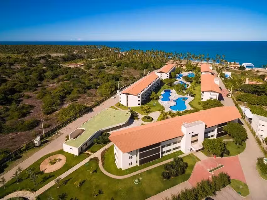 Carneiros Beach Resort