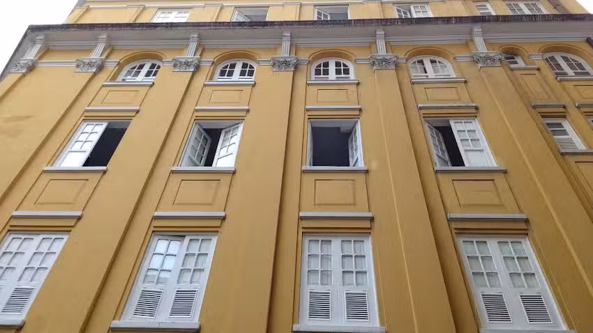 Casa Amarela Hostel