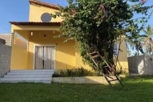 Casa com piscina no Atalaia