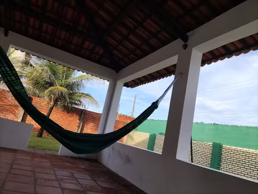 Casa com piscina, praia de &Aacute;guas Belas