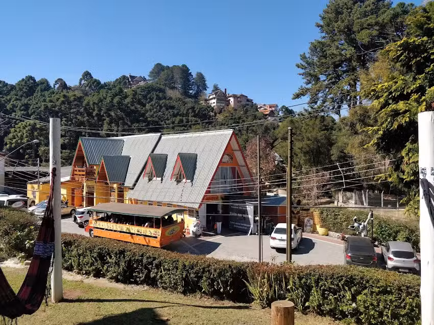 Casa de Campos Capivari House