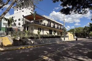 Casa de Hospedes &ndash; Su&iacute;tes Ref&uacute;gio , Lar , Harmonia e Aconchego com ar