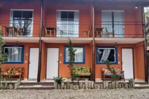 Casa do Artista Su&iacute;tes Penedo