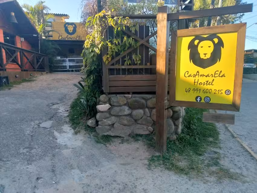 CasAmarEla Hostel e Camping