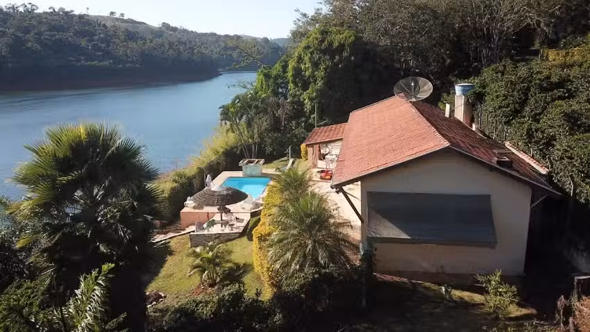 CASAS -CHAL&Eacute;S EM CACONDE -SP