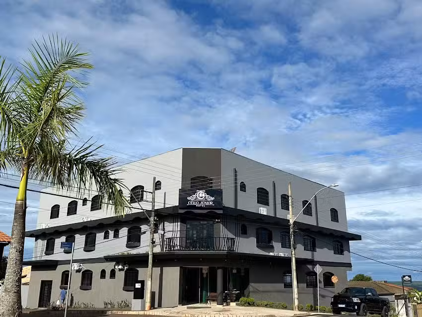 C&eacute;lio Junior Hotel