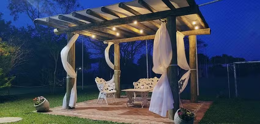 Ch&aacute;cara Kioski &ndash; Cabanas em Brotas