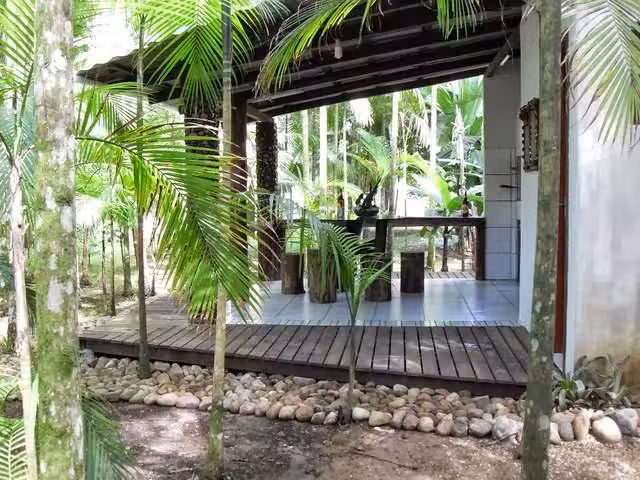 Ch&aacute;cara Por do Sol