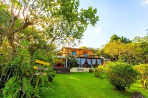 Ch&aacute;cara Recanto dos Colibris