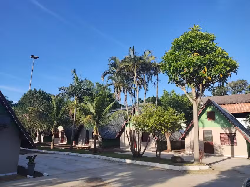 Chal&eacute; Beira-Lago