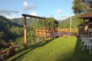 Chal&eacute; Cantinho na Serra