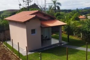 Chal&eacute; luar da serra, Camilos, Socorro