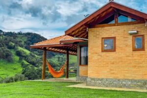 Chal&eacute; Seio de Minas