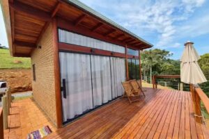 Chal&eacute; Sol no Horizonte