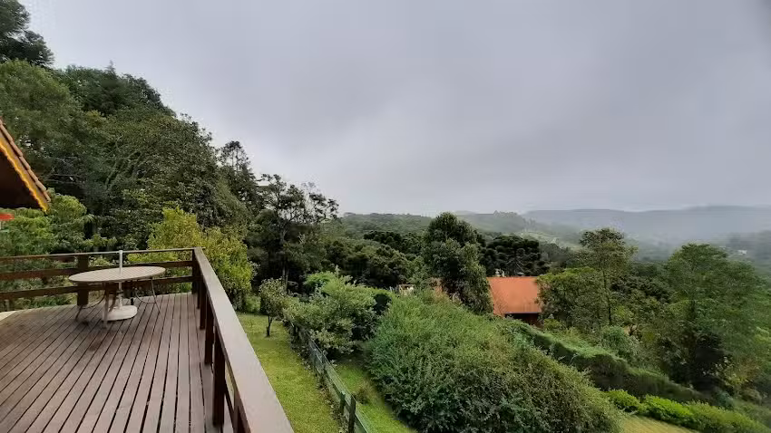Chal&eacute; Top&aacute;zio
