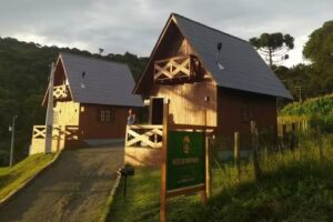 Chal&eacute;s Altos da Montanha