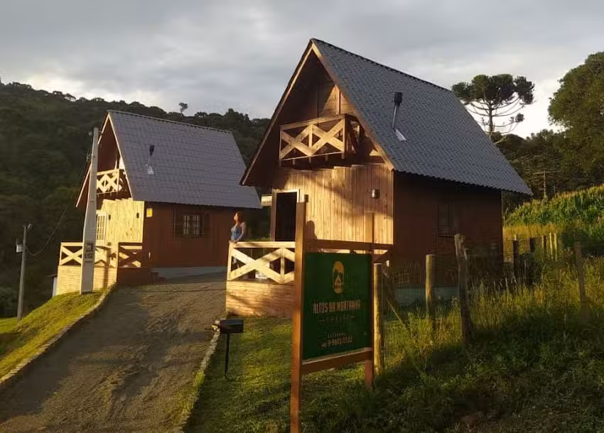 Chal&eacute;s Altos da Montanha