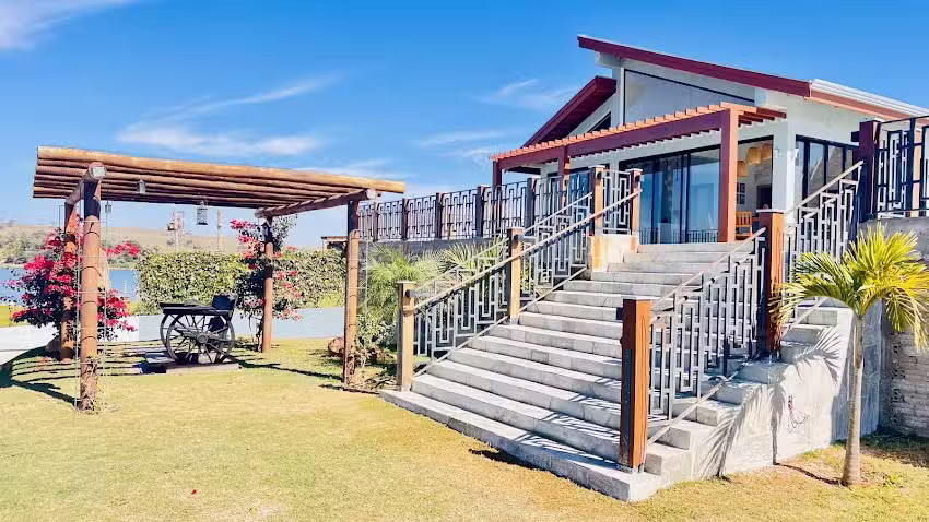 Chal&eacute;s Arco &Iacute;ris