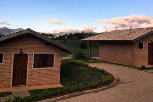 Chal&eacute;s Canto da Serra