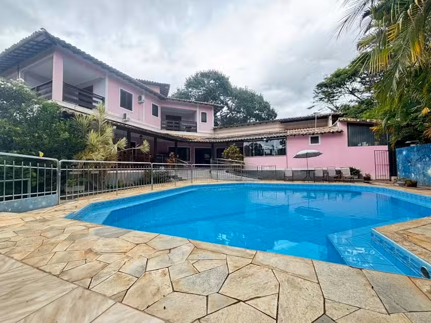 Chal&eacute;s Casa Rosa &ndash; Chapada dos Veadeiros