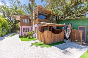 Chal&eacute;s da Guarda do Emba&uacute;