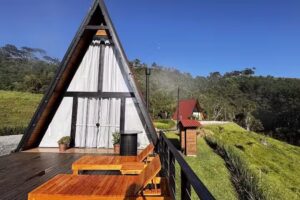 Chales Encantos da Natureza. Com dois chales. CHAL&Eacute; SAFIRA , CHAL&Eacute; JADE.