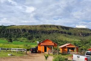 Chal&eacute;s Encantos da Serra