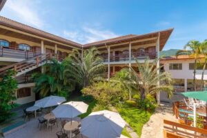 Chal&eacute;s Four Seasons