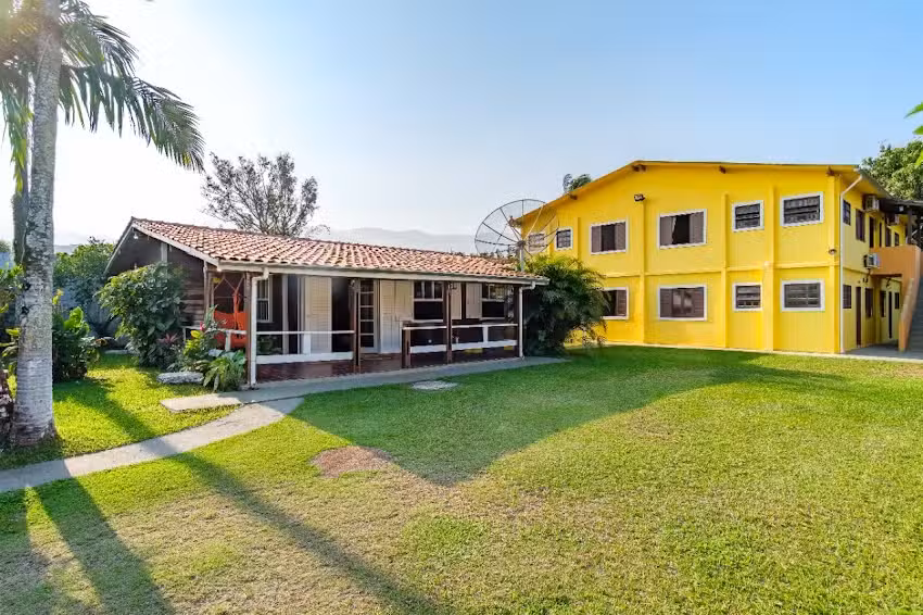 Chal&eacute;s Mar Virado