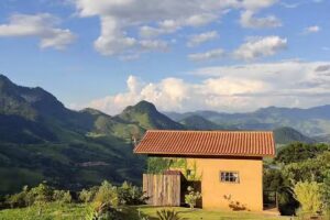 Chal&eacute;s nas Oliveiras &ndash; S&iacute;tio L&oacute;tus