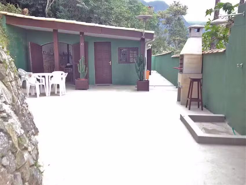 Chal&eacute;s Pa&uacute;ba 80m do mar