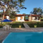 Chal&eacute;s por do sol