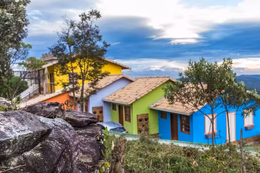 Chal&eacute;s Quinteto de Cores &ndash; Pousada em Lavras Novas