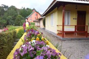 Chal&eacute;s Recanto das Flores