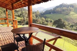 Chal&eacute;s Recanto na Serra