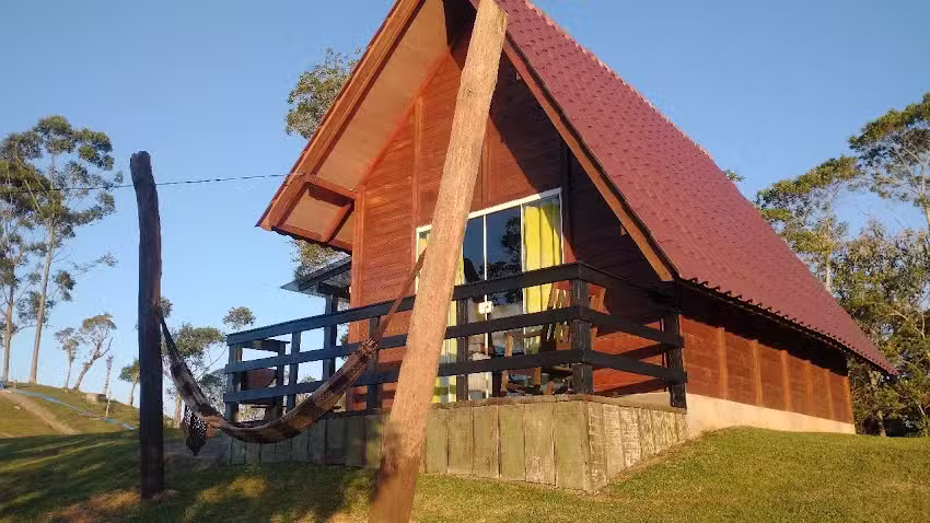 Chal&eacute;s Refugio nas Montanhas