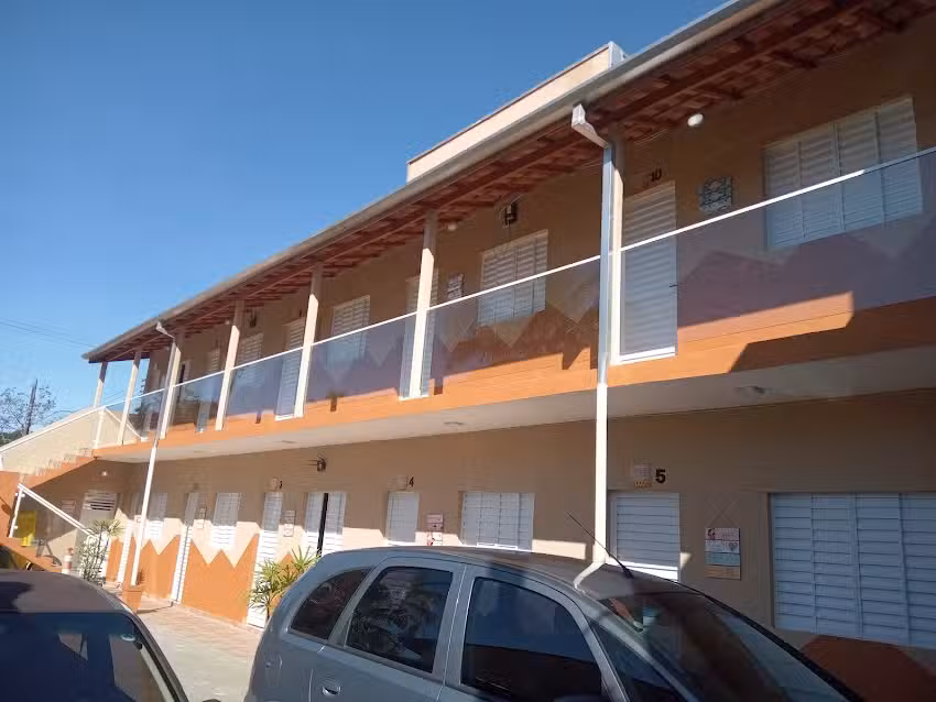 Chal&eacute;s Via Mar