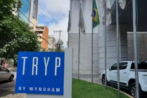 Clan Glass Business Tower Hotel